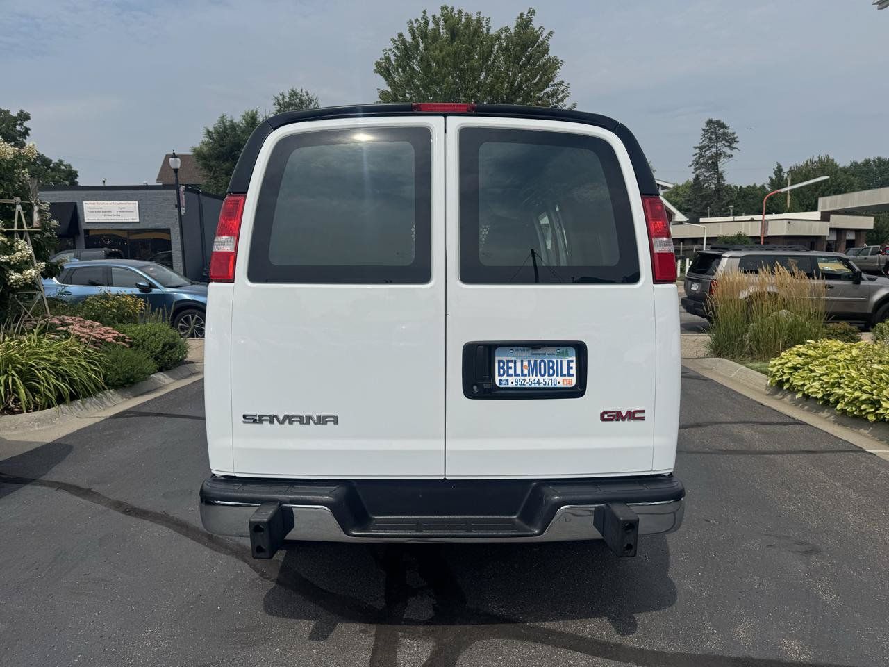 Used 2025 GMC Savana 2500 w/ Driver Convenience Package RWD image 4