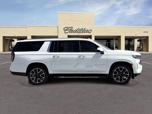 Used 2021 Chevrolet Suburban LS RWD image 4