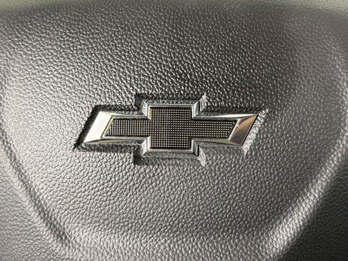 Used 2024 Chevrolet Trax RS w/ Sunroof Package FWD image 22