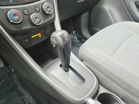 Used 2020 Chevrolet Trax LS FWD image 13