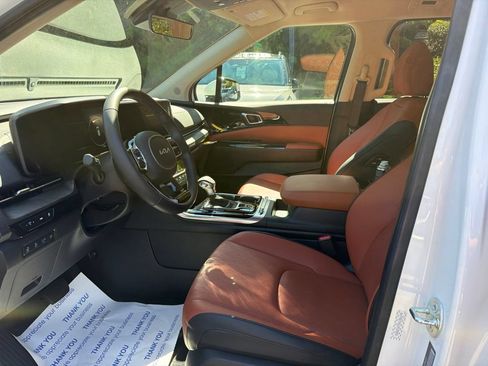 Certified 2024 Kia Carnival SX FWD image 3