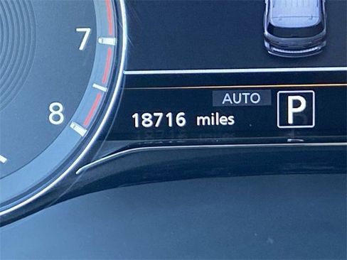 Used 2024 INFINITI QX80 Premium Select w/ Cargo Package image 26