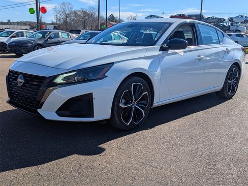 Used 2024 Nissan Altima 2.5 SR image 7