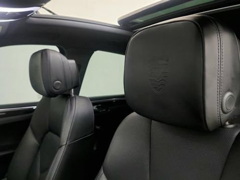 Used 2024 Porsche Macan S AWD/4WD image 47