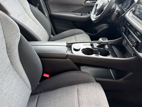 Used 2023 Nissan Rogue SV image 19