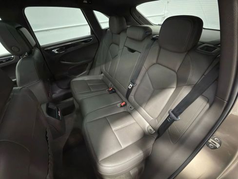 Used 2015 Porsche Macan S w/ Premium Package Plus image 27