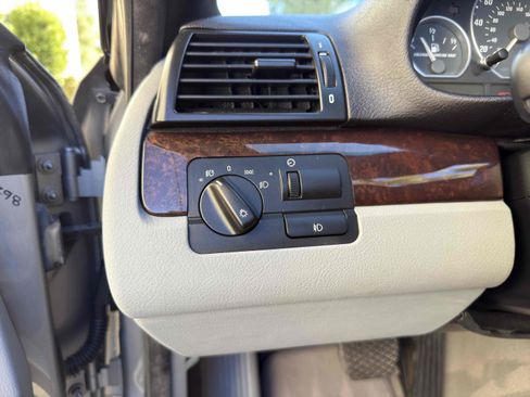 Used 2006 BMW 330Ci Convertible image 36