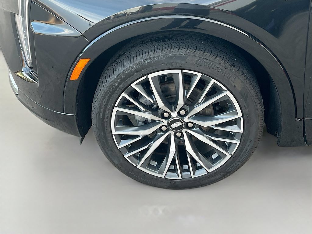 Used 2024 Cadillac XT4 Sport w/ Technology Package AWD/4WD image 33