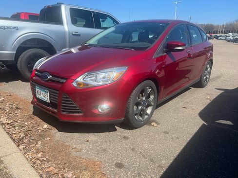 Used 2014 Ford Focus SE w/ Equipment Group 201A image 3