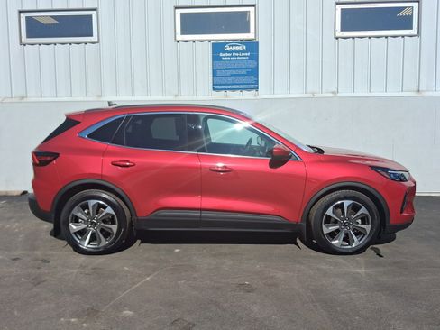 Used 2023 Ford Escape Platinum w/ Premium Technology Package image 6