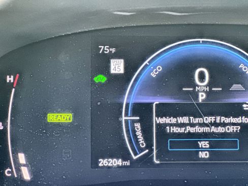 Used 2025 Toyota Camry SE image 12