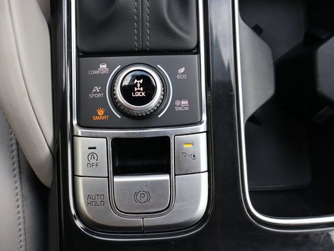 Used 2023 Kia Telluride EX w/ EX Captain's Chair Package AWD/4WD image 25