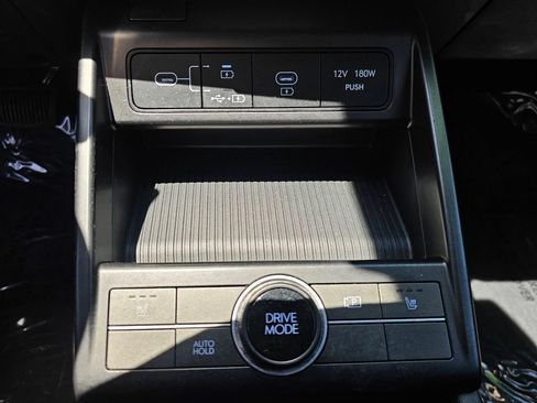 Certified 2024 Hyundai Kona SEL FWD image 30
