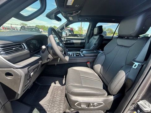 New 2026 Jeep Grand Wagoneer 4WD image 16