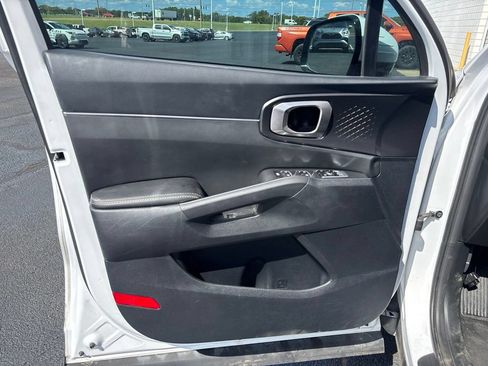 Used 2024 Kia Sorento EX w/ Panoramic Sunroof Package FWD image 8