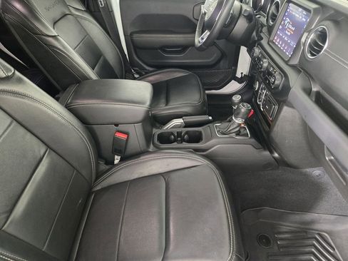 Used 2022 Jeep Wrangler Unlimited Sahara w/ LED Lighting Group AWD/4WD image 15