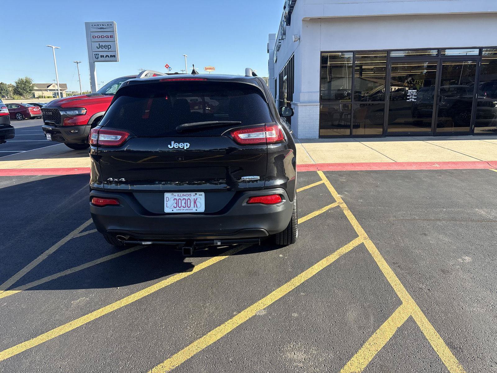 Used 2016 Jeep Cherokee Latitude FWD image 6