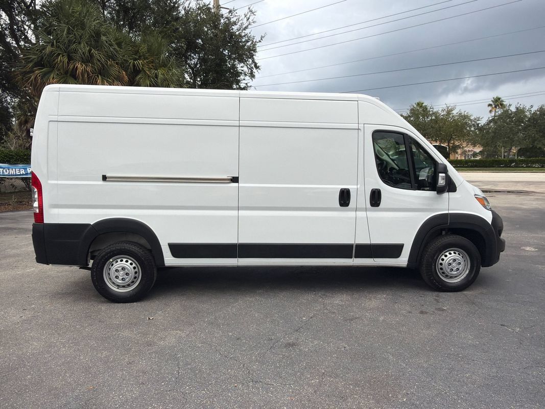 Used 2025 RAM ProMaster 2500 w/ Convenience Group FWD image 10