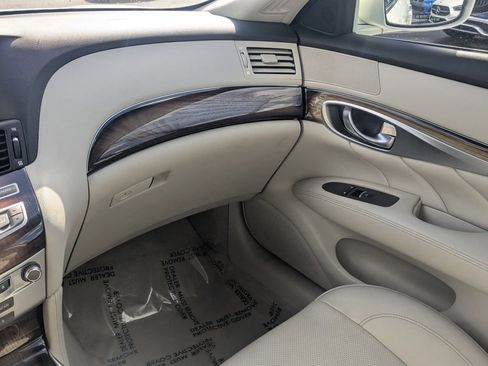 Used 2011 INFINITI M37 x w/ Deluxe Touring Pkg image 4