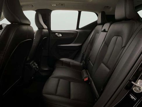 Used 2025 Volvo XC40 B5 Plus image 61