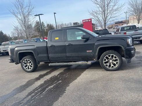 Used 2018 GMC Sierra 1500 SLT w/ All Terrain Package image 4