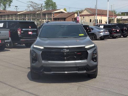 New 2026 Chevrolet Equinox RS w/ Convenience Package III FWD image 3