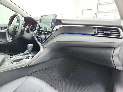 Used 2023 Toyota Camry XSE image 39
