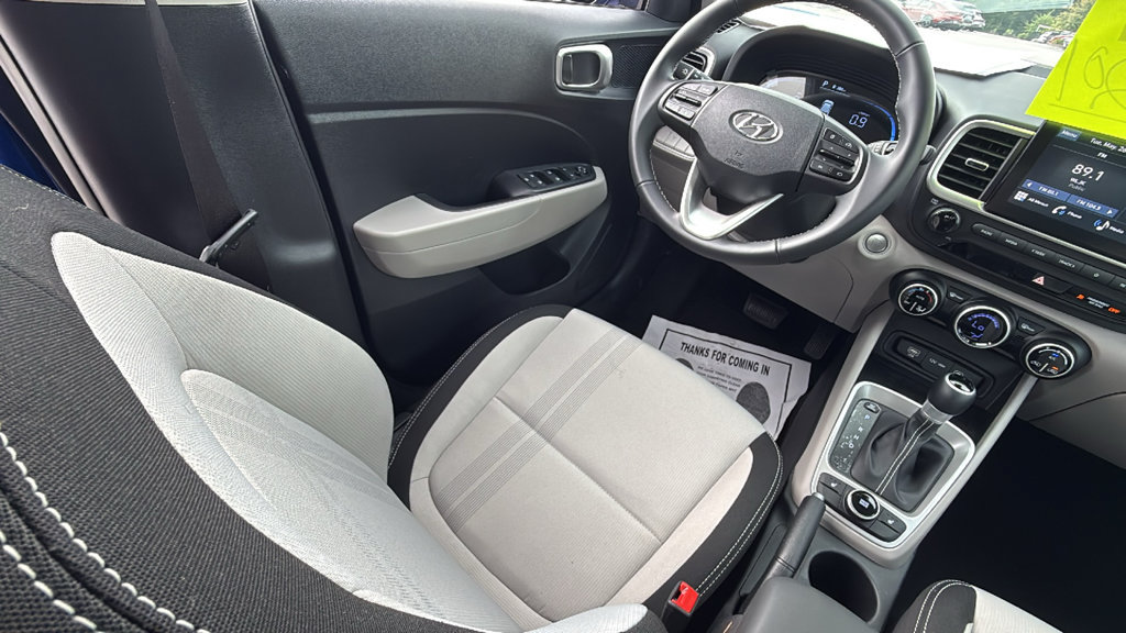 Used 2026 Hyundai Venue SEL FWD image 14