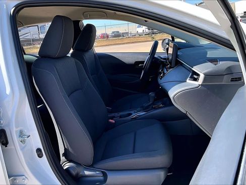 Used 2025 Toyota Corolla LE image 9