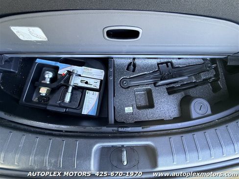 Used 2016 Hyundai Santa Fe SE w/ Option Group 03 image 11