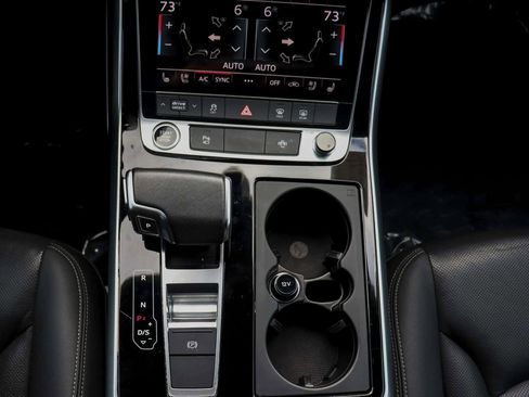 Used 2021 Audi Q8 Premium Plus w/ Premium Plus Package image 27