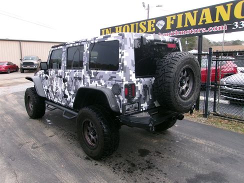 Used 2015 Jeep Wrangler Unlimited Sahara image 12