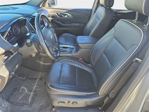 Used 2023 Chevrolet Traverse Premier image 20