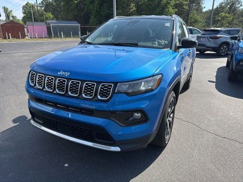 Used 2025 Jeep Compass Limited image 1