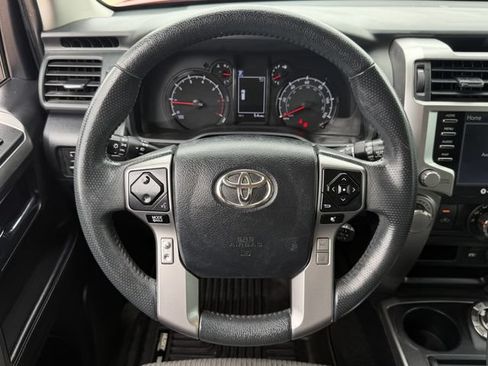 Used 2022 Toyota 4Runner SR5 AWD/4WD image 13