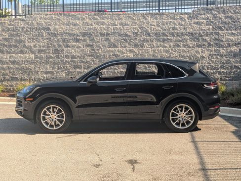 Used 2025 Porsche Cayenne image 2