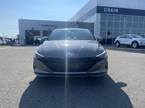 Used 2022 Hyundai Elantra SEL image 2