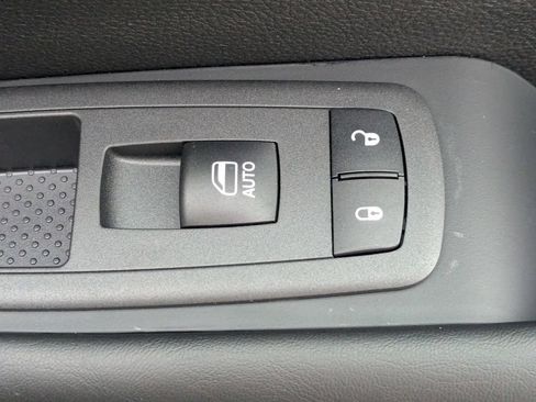 New 2026 Chrysler Pacifica Select FWD image 35