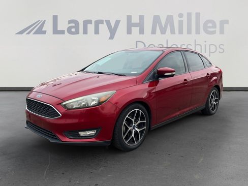 Used 2017 Ford Focus SEL image 1
