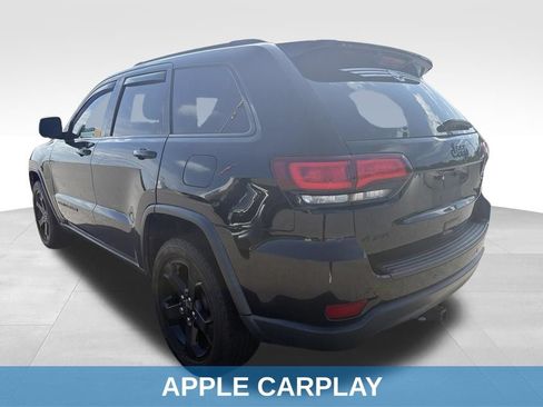 Used 2018 Jeep Grand Cherokee Laredo AWD/4WD image 13