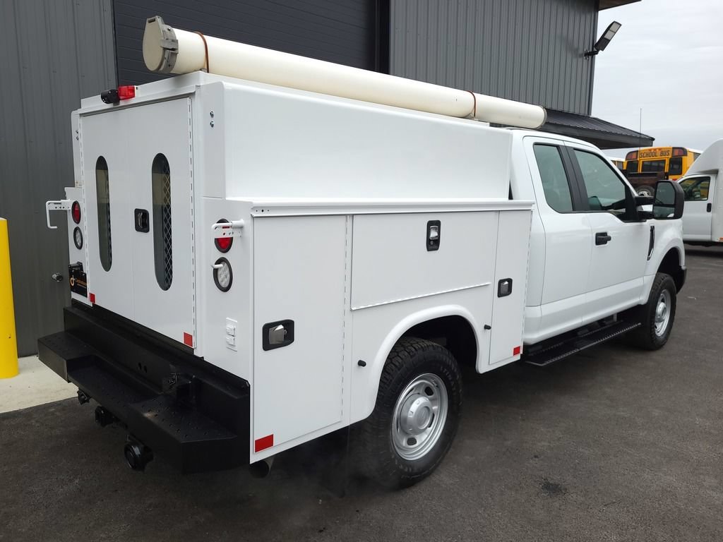 Used 2017 Ford F250 XL w/ Snow Plow/Camper Package AWD/4WD image 7