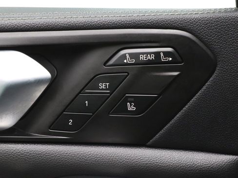 Used 2022 BMW X7 xDrive40i w/ Premium Package image 14