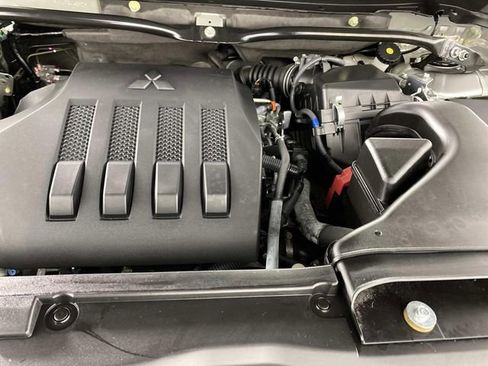 Used 2024 Mitsubishi Eclipse Cross AWD image 31