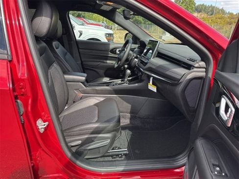 New 2025 Jeep Compass Latitude w/ Altitude Special Edition image 24