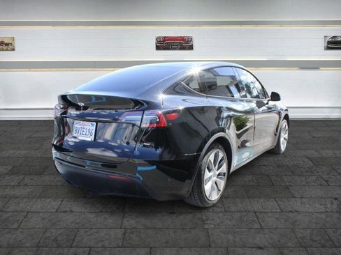 Used 2021 Tesla Model Y 2WD image 6