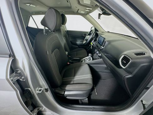 Used 2022 Hyundai Venue SEL FWD image 32
