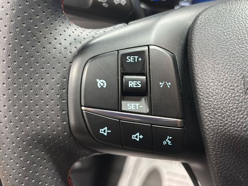 Used 2025 Ford Escape ST-Line AWD/4WD image 10