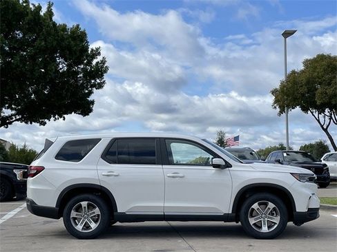 New 2025 Honda Pilot EX-L image 3