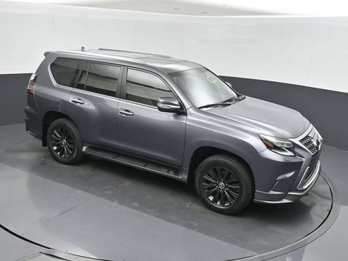 Used 2023 Lexus GX 460 Luxury w/ Sport Design Package AWD/4WD image 32