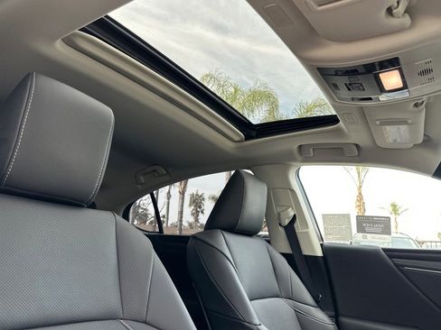 Certified 2024 Lexus ES 350 w/ Premium Package image 19